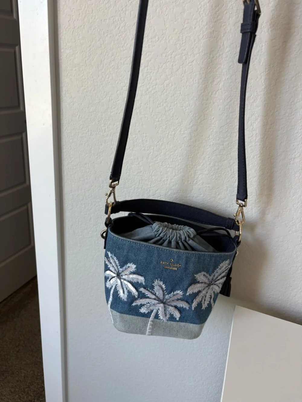 kate spade California dream in puppy Denim Palm Embroidered Crossbody Bucket Bag - Picture 10 of 11